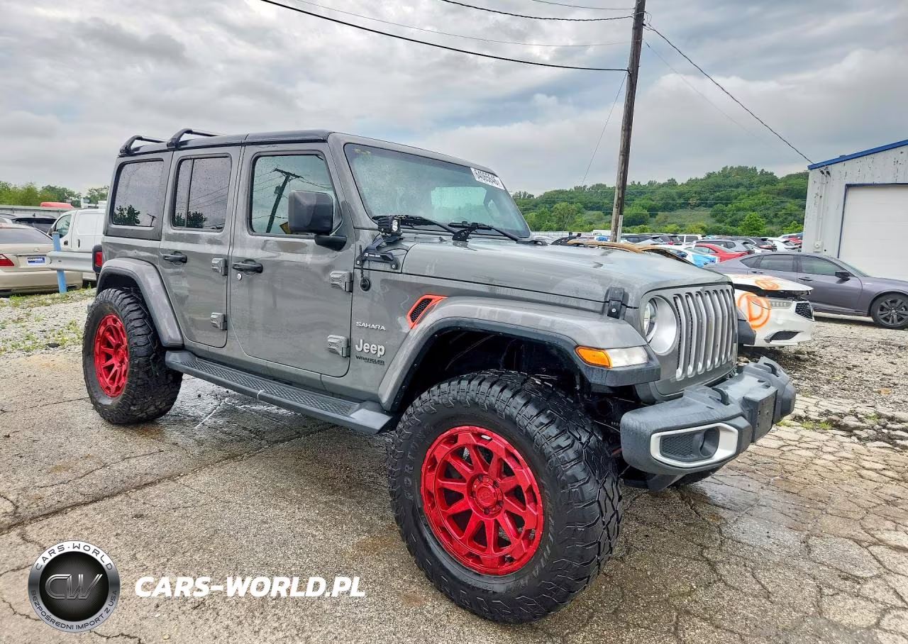 2018 Jeep Wrangler Unlimited Sahara VIN:1C4HJXEN4JW325858 - 4