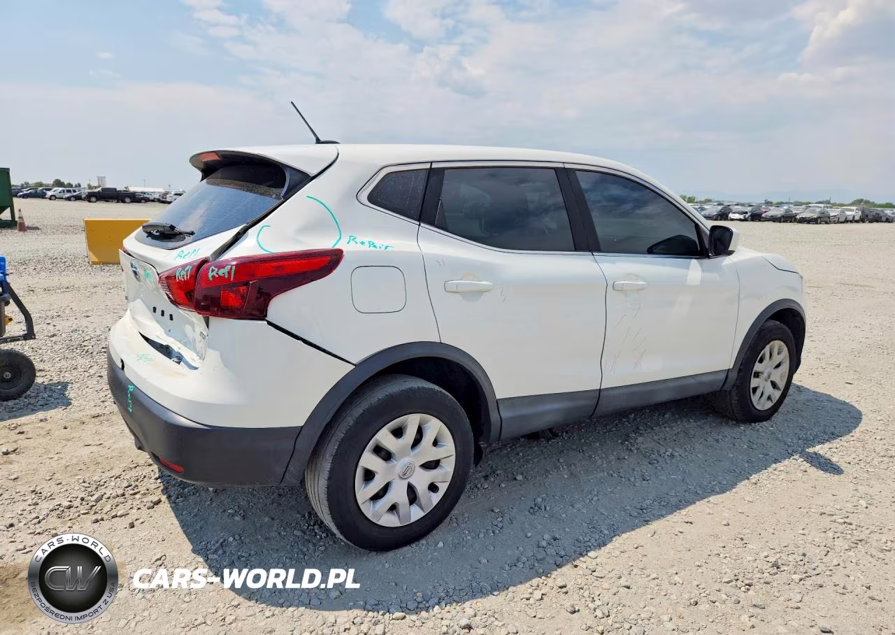 2019 Nissan Rogue Sport S VIN:JN1BJ1CRXKW325246 - 3