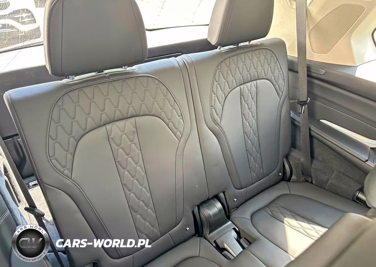 2025 BMW X7 xDrive40I VIN:5UX23EM07S9Y27594 - 10
