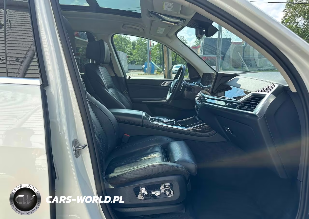 2025 BMW X7 xDrive40I VIN:5UX23EM07S9Y27594 - 8