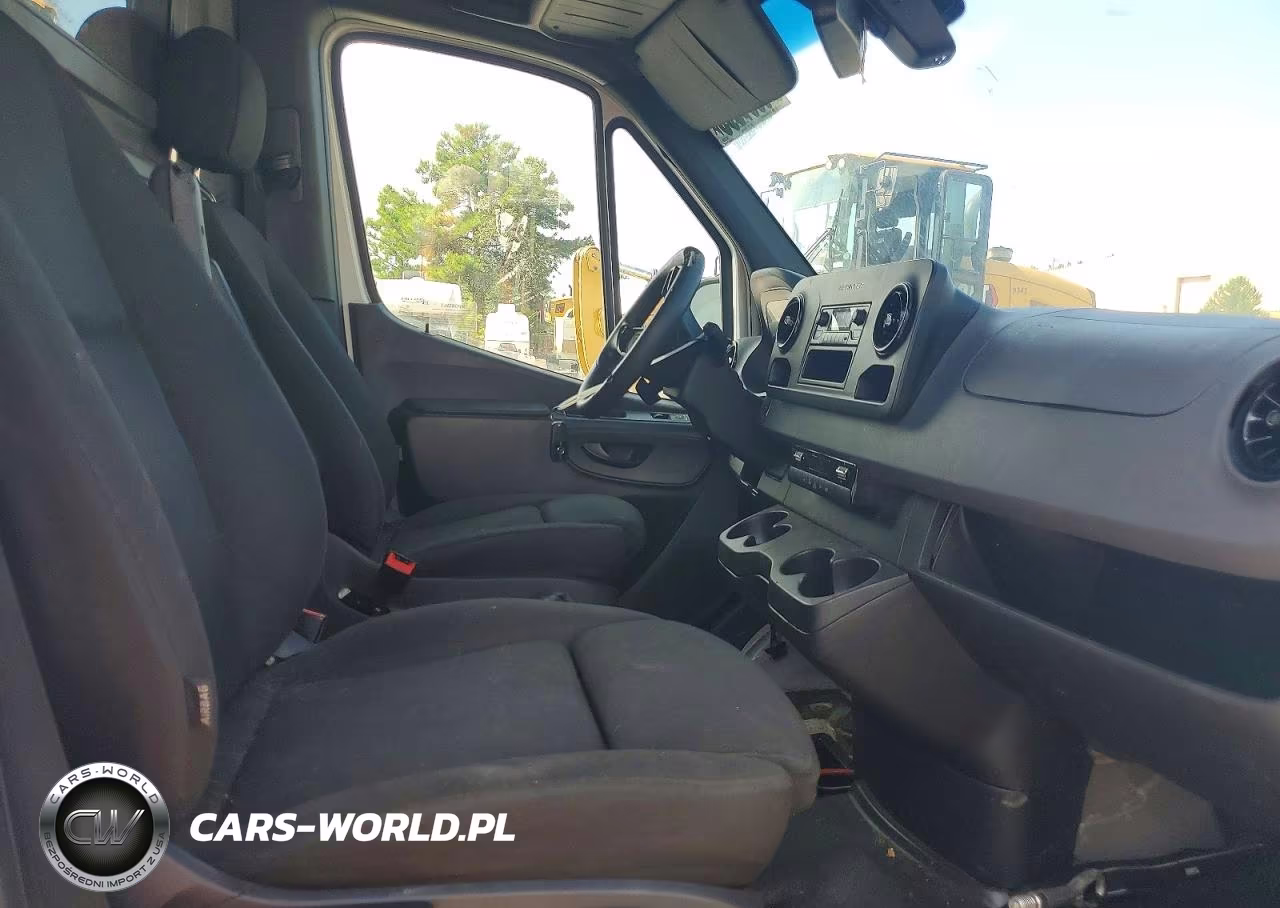 2021 Mercedes Benz Sprinter Refrigerated Deliveryvan VIN:W1Y70BGY7MT073324 - 10