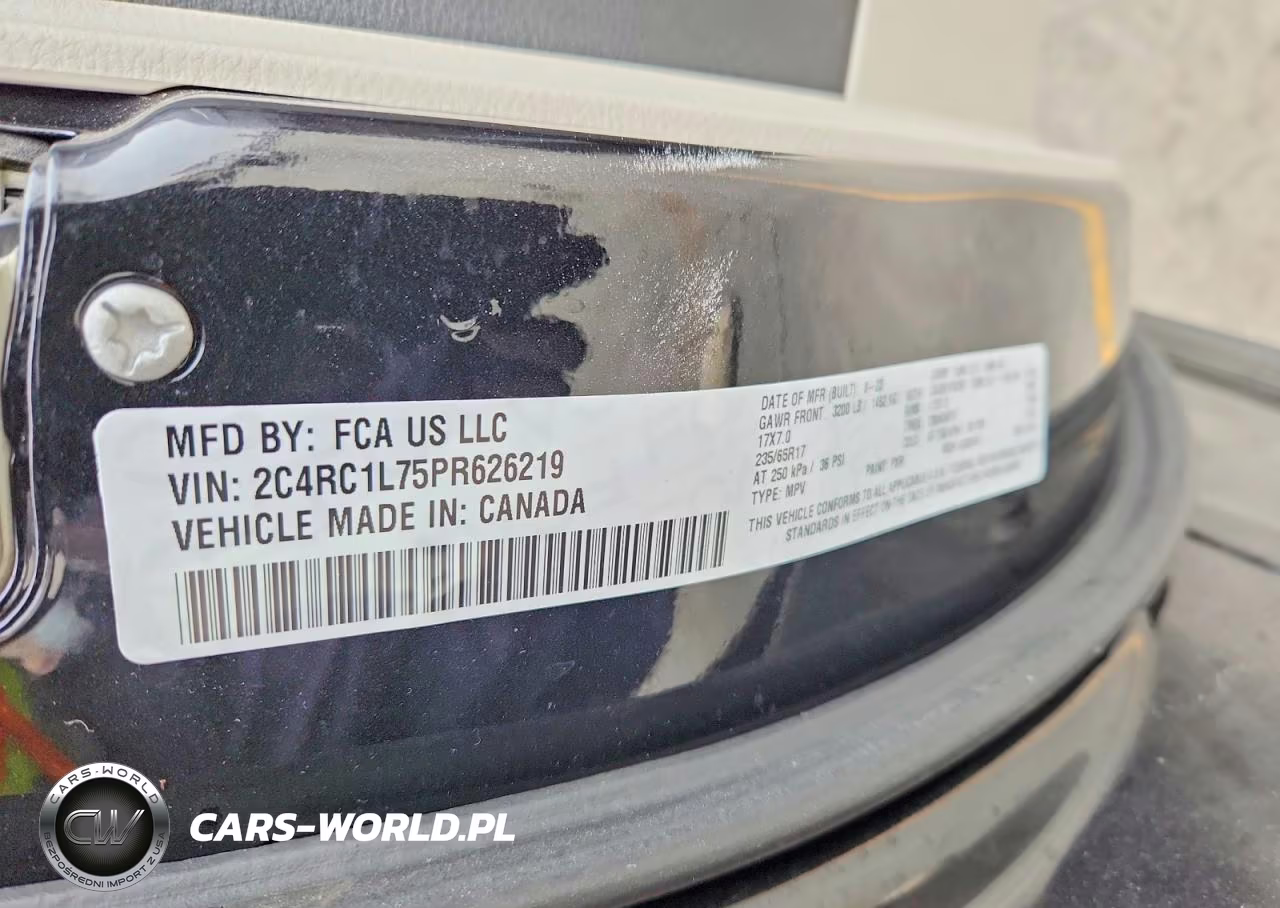 2023 Chrysler Pacifica Hybrid Touring L VIN:2C4RC1L75PR626219 - 13