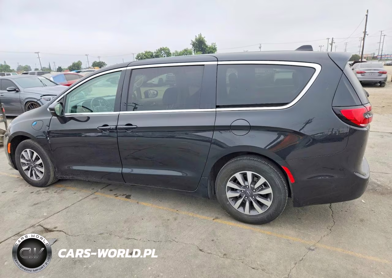 2023 Chrysler Pacifica Hybrid Touring L VIN:2C4RC1L75PR626219 - 2