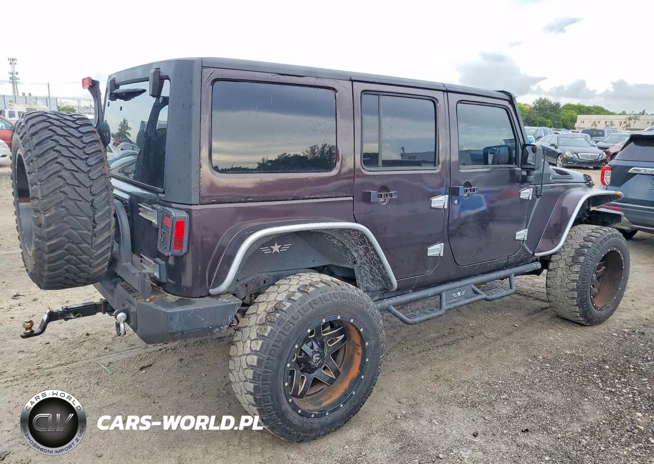 2012 Jeep Wrangler Unlimited Sahara VIN:1C4BJWEG0CL243793 - 3