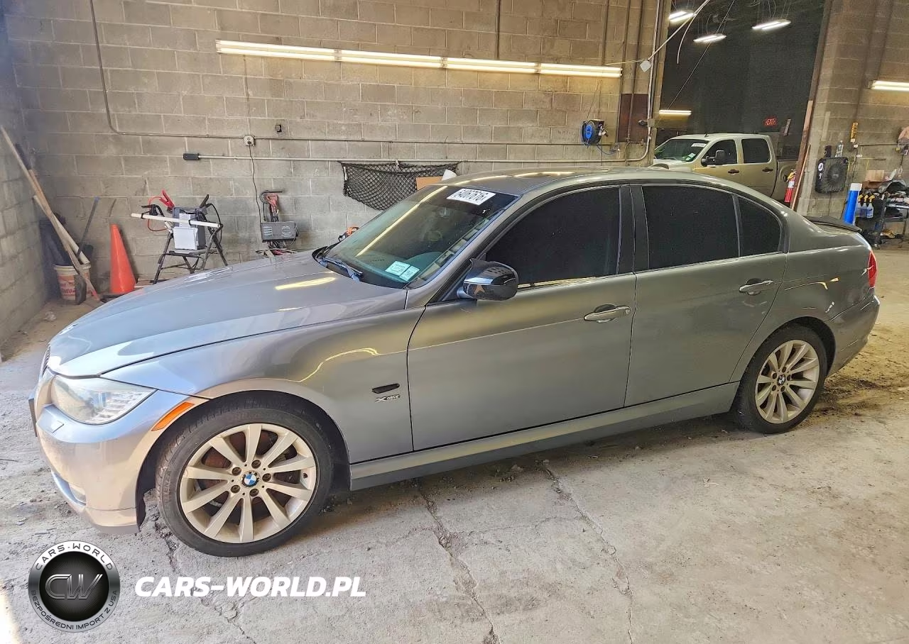 2011 BMW 328 Xi – zdjęcie 1 z 12