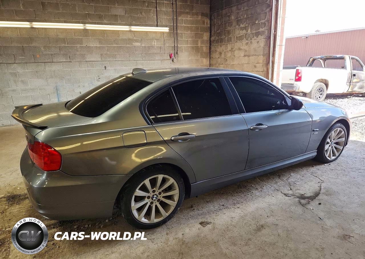 2011 BMW 328 Xi VIN:WBAPK7G50BNN48828 - 3