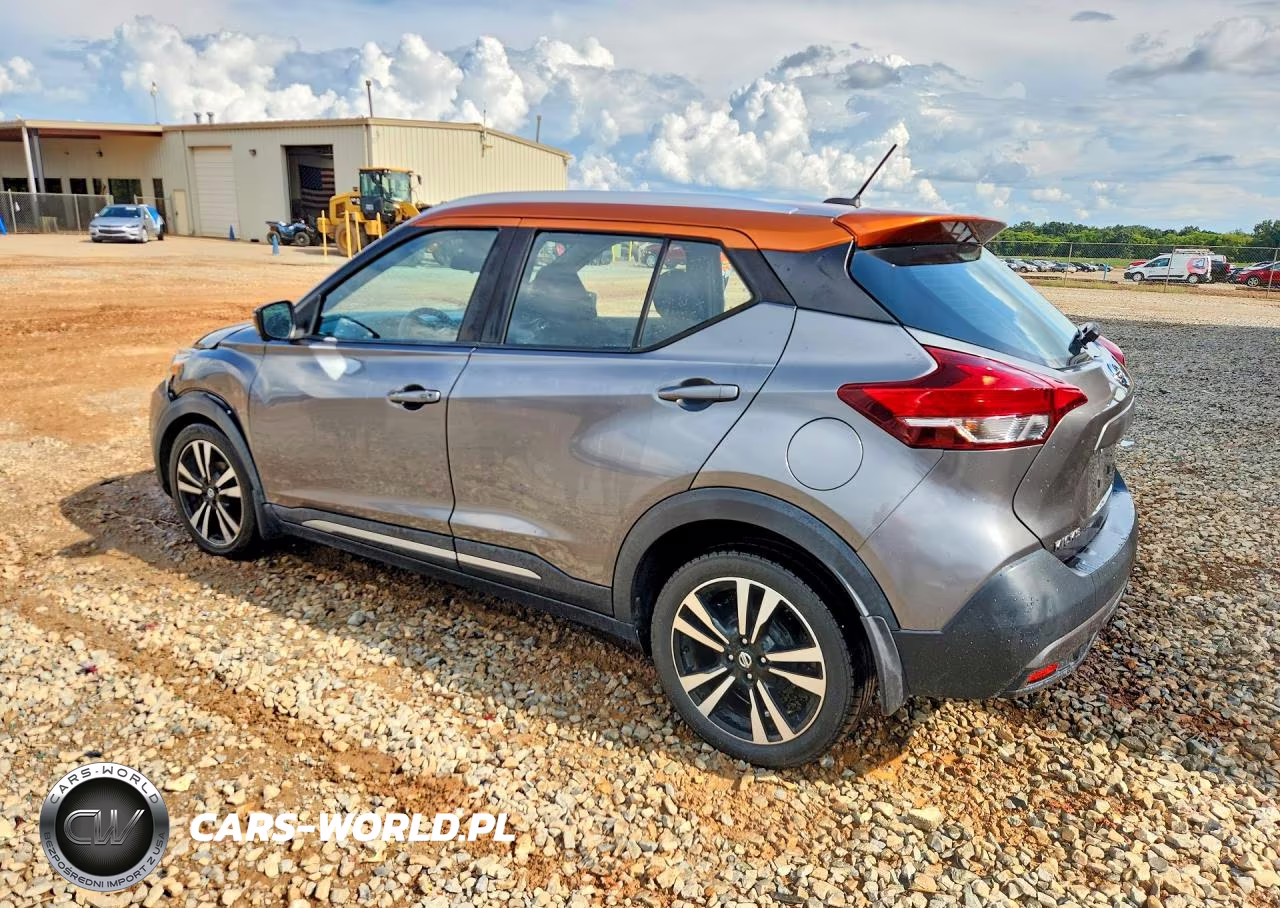 2018 Nissan Kicks S VIN:3N1CP5CU6JL523261 - 2