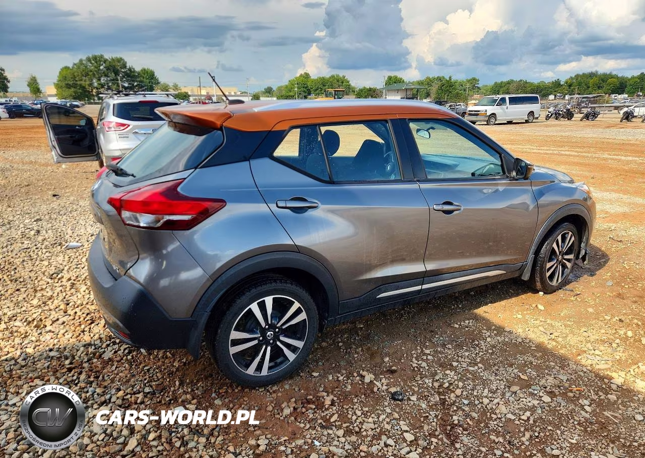 2018 Nissan Kicks S VIN:3N1CP5CU6JL523261 - 3