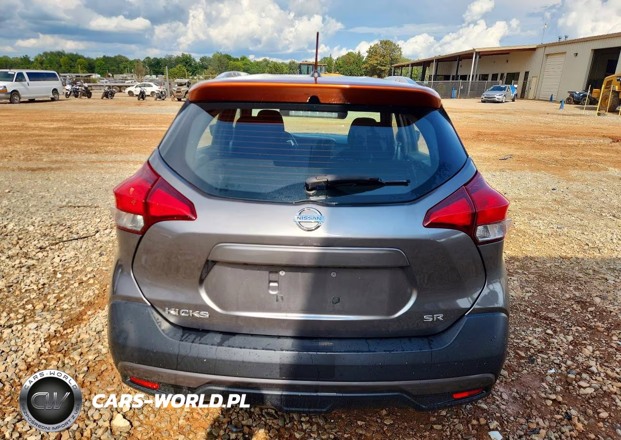 2018 Nissan Kicks S VIN:3N1CP5CU6JL523261 - 6