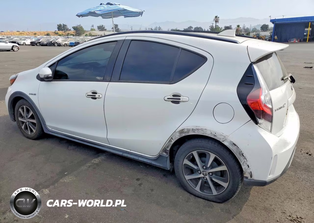 2018 Toyota Prius C Two VIN:JTDKDTB37J1617283 - 2
