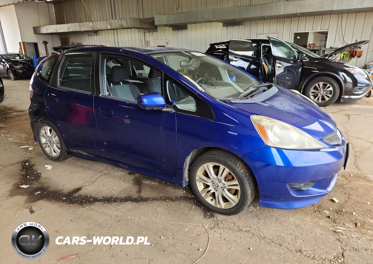 2010 Honda Fit Sport VIN:JHMGE8G49AS006777 - 4