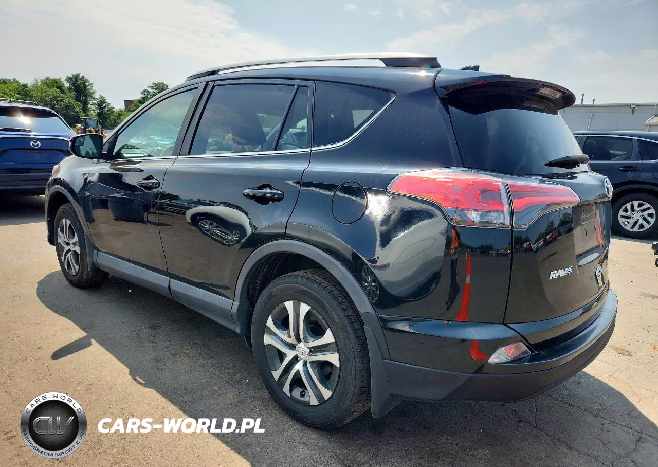 2018 Toyota Rav4 Le VIN:2T3BFREV6JW858151 - 2