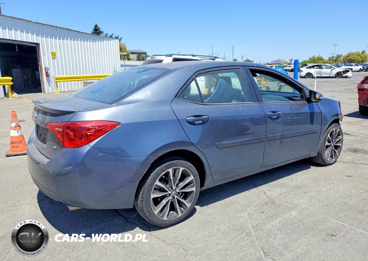 2017 Toyota Corolla Se VIN:2T1BURHE2HC955756 - 3