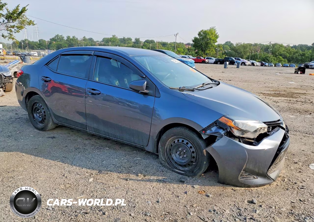 2018 Toyota Corolla Le VIN:2T1BURHE3JC067684 - 4