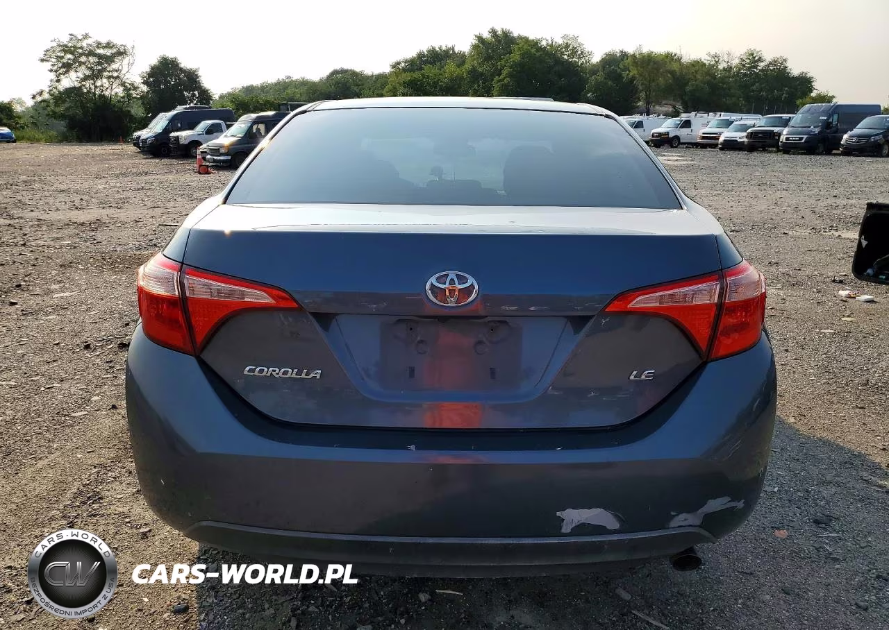 2018 Toyota Corolla Le VIN:2T1BURHE3JC067684 - 6