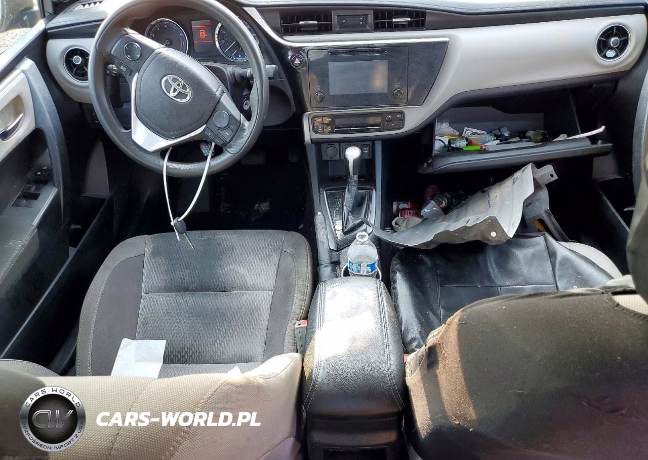 2018 Toyota Corolla Le VIN:2T1BURHE3JC067684 - 8