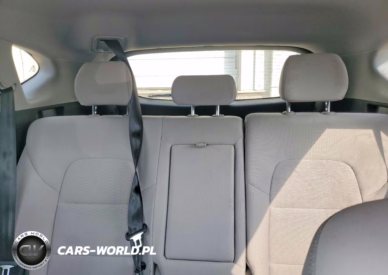 2019 Hyundai Tucson Value VIN:KM8J3CA44KU944020 - 10