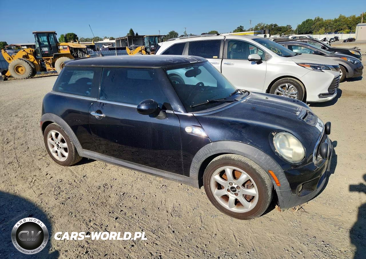 2008 Mini Cooper S VIN:WMWMF73548TV37820 - 4