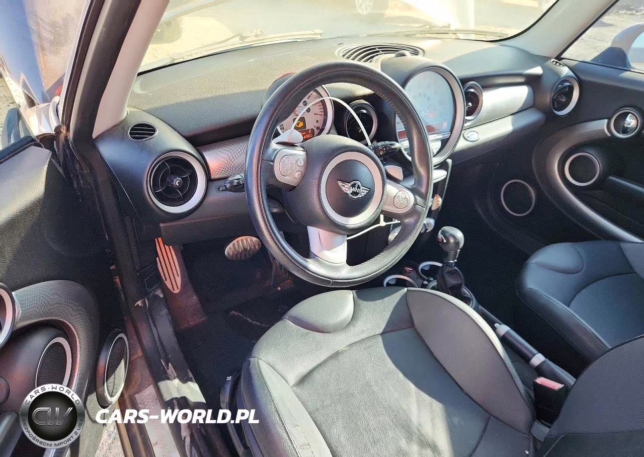 2008 Mini Cooper S VIN:WMWMF73548TV37820 - 8