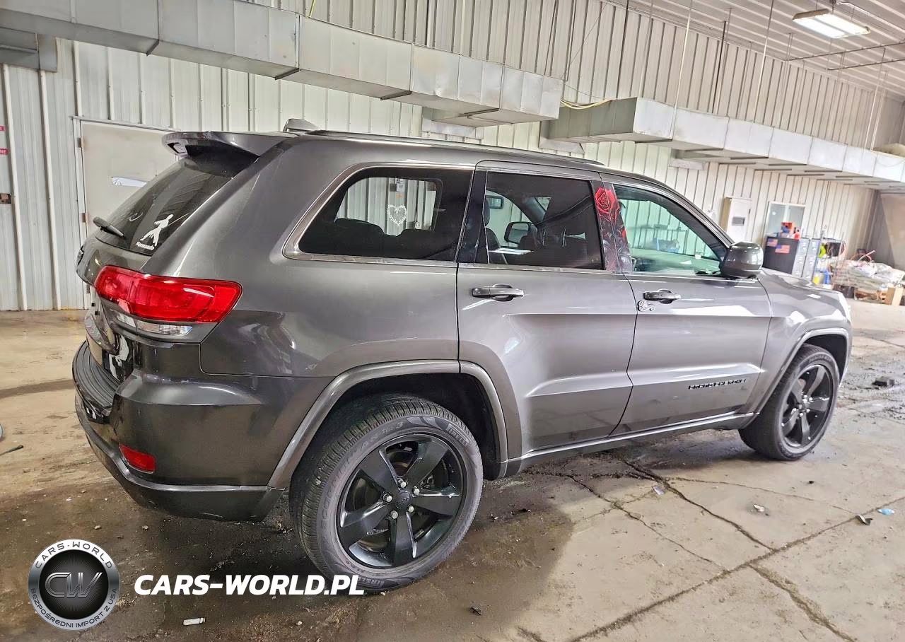 2014 Jeep Grand Cherokee Laredo VIN:1C4RJFAG4EC547152 - 3
