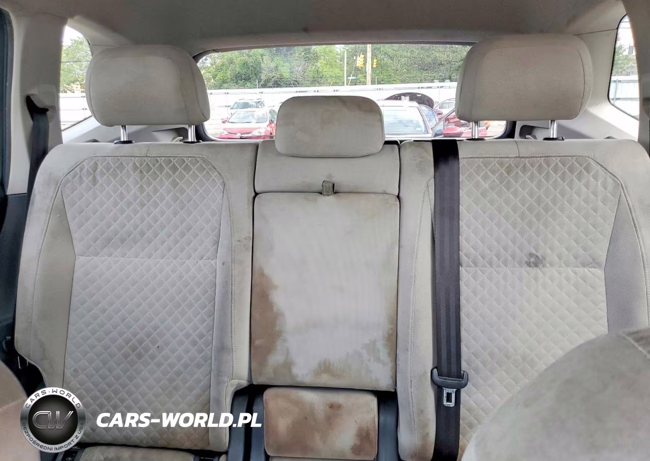 2018 Volkswagen Tiguan S VIN:3VV0B7AX6JM055020 - 10