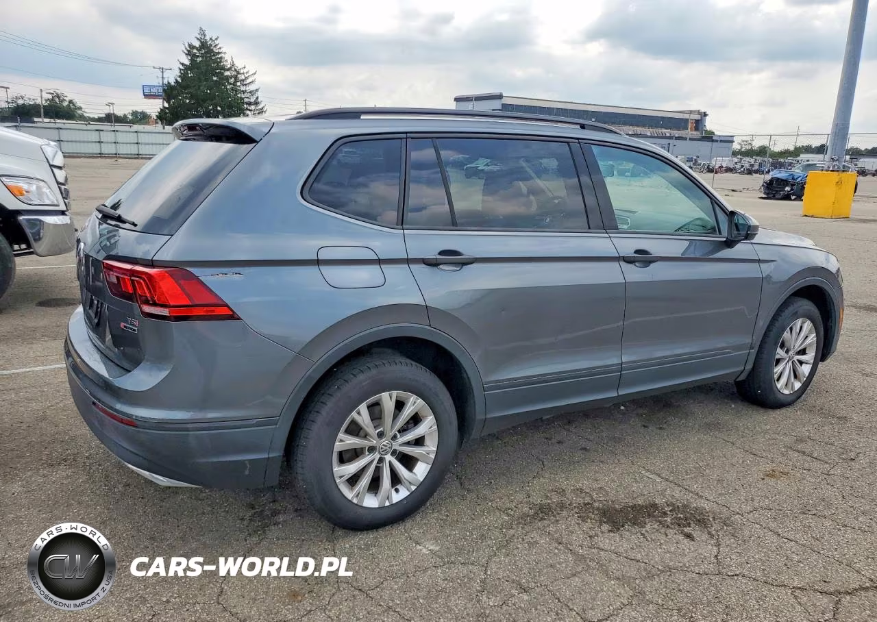 2018 Volkswagen Tiguan S VIN:3VV0B7AX6JM055020 - 3