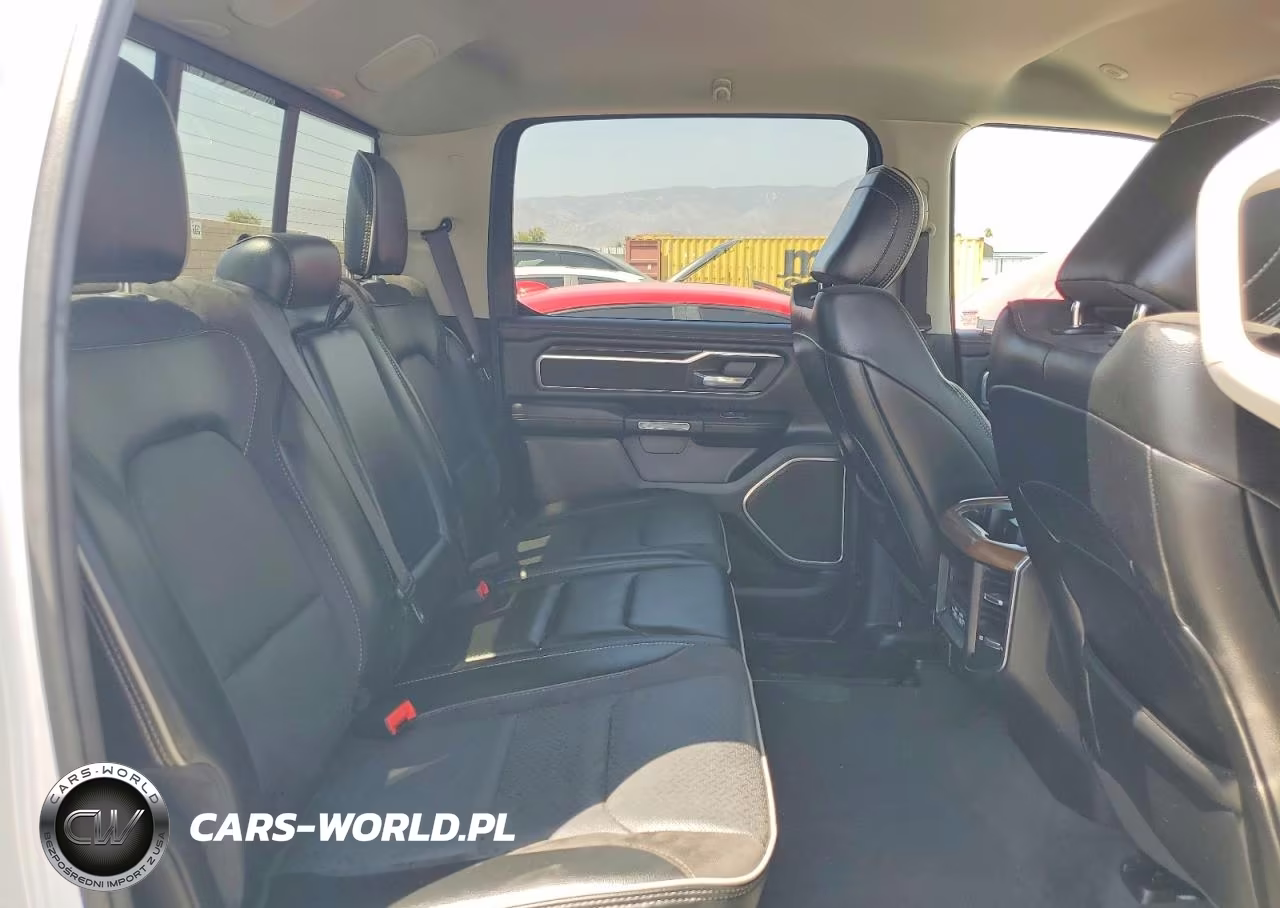 2022 Ram 1500 Laramie VIN:1C6SRFJT8NN323529 - 10