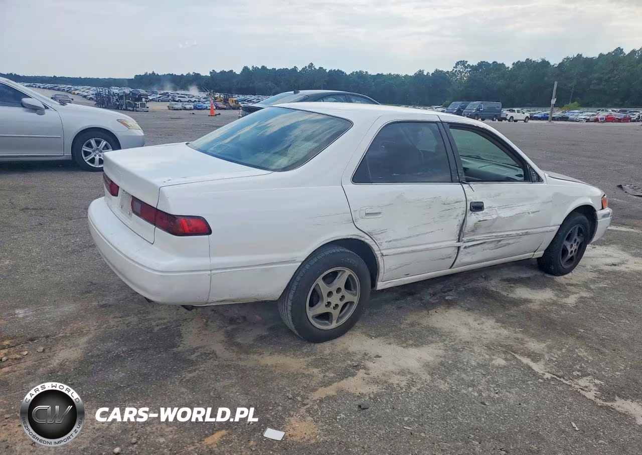 1997 Toyota Camry Le VIN:JT2BG22K0V0049472 - 3
