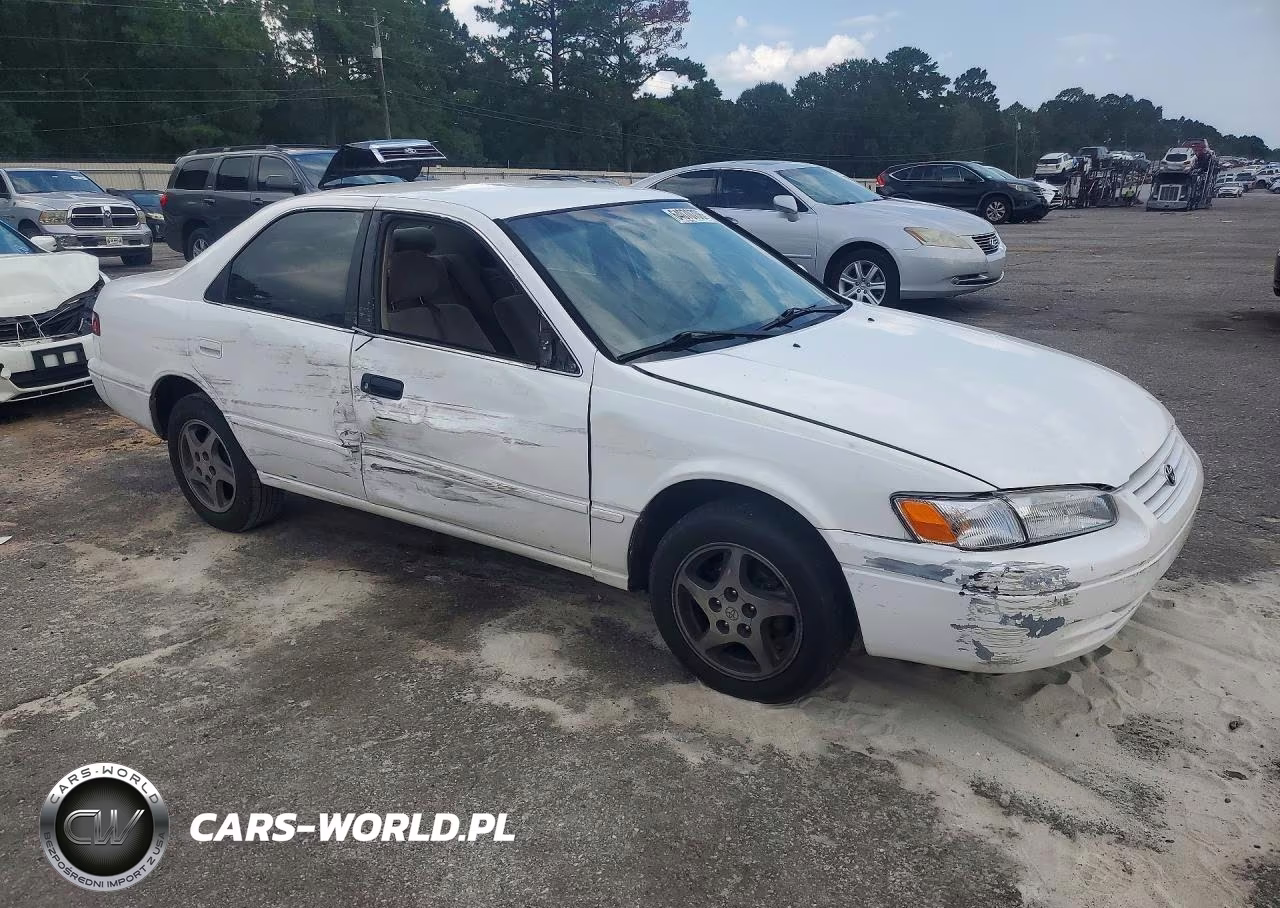 1997 Toyota Camry Le VIN:JT2BG22K0V0049472 - 4
