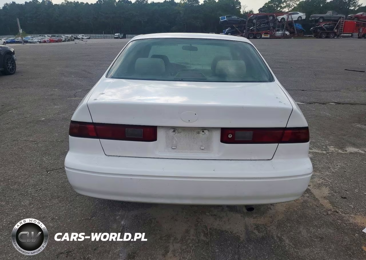 1997 Toyota Camry Le VIN:JT2BG22K0V0049472 - 6