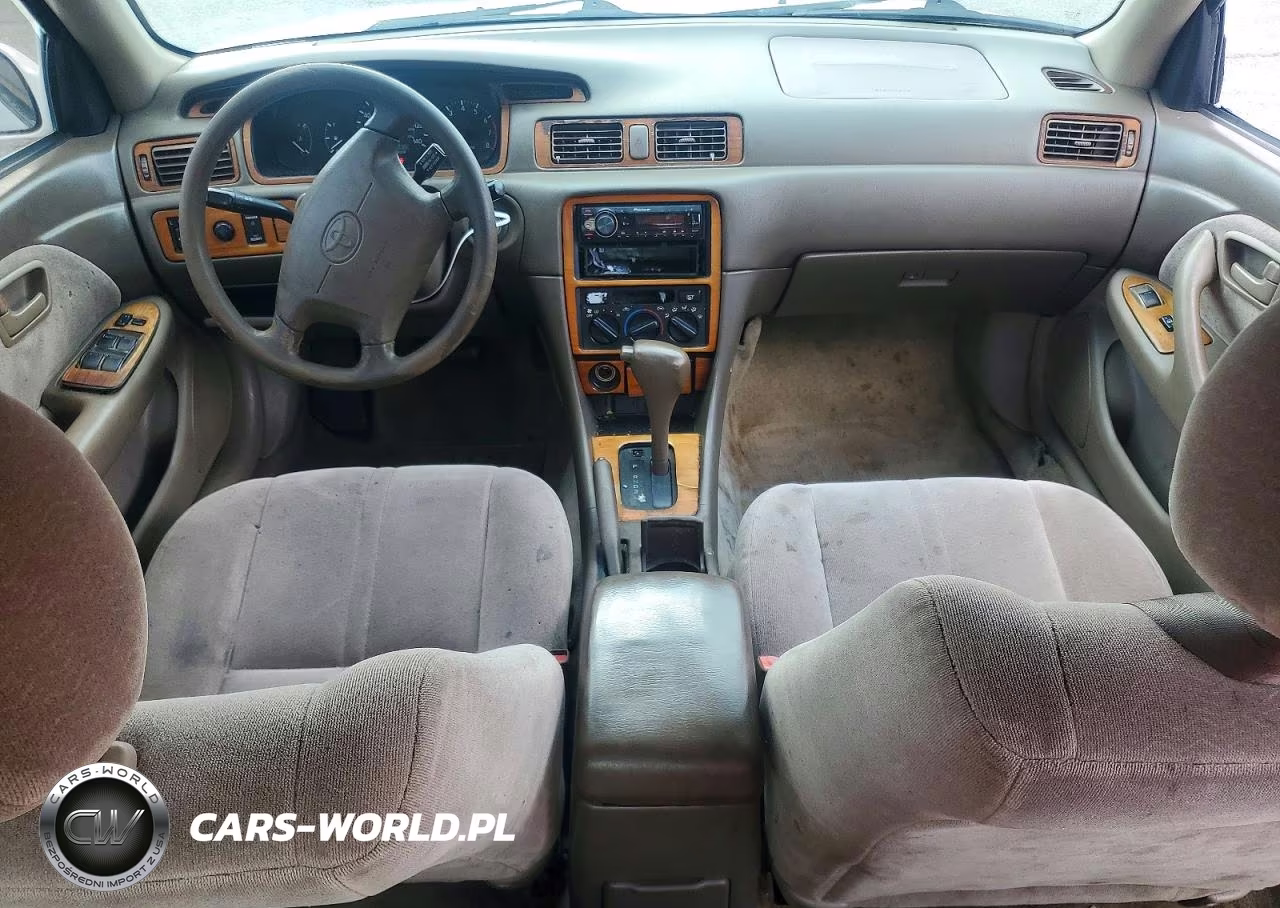 1997 Toyota Camry Le VIN:JT2BG22K0V0049472 - 8