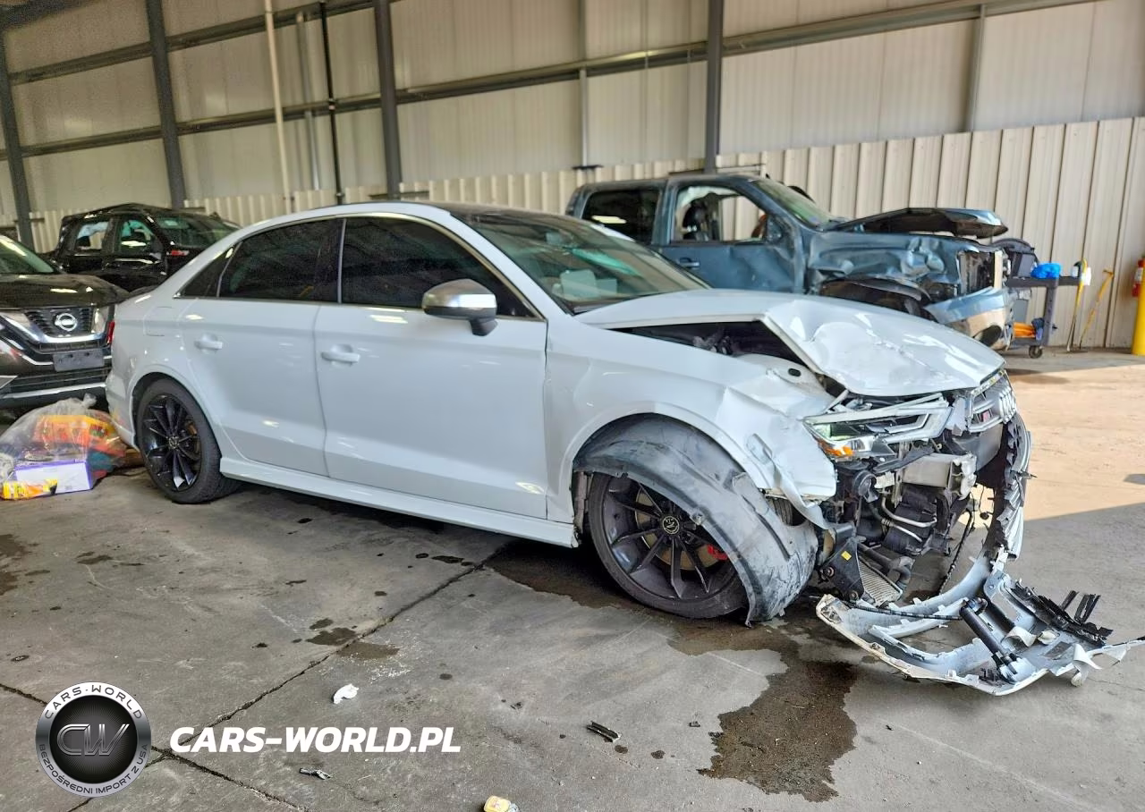 2018 Audi S3 Premium Plus VIN:WAUB1GFF3J1007737 - 4