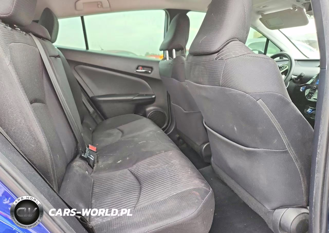 2018 Toyota Prius Two VIN:JTDKBRFUXJ3596428 - 10
