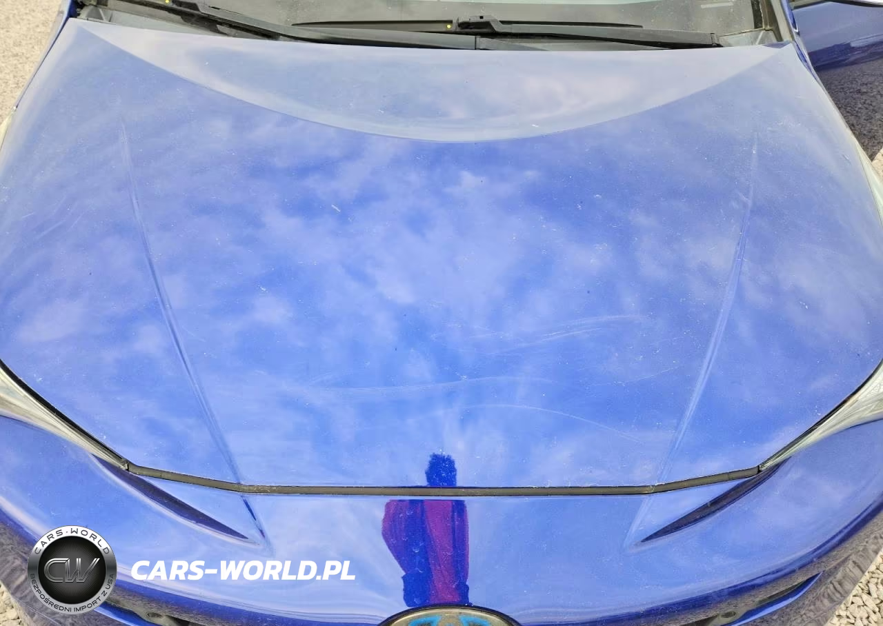 2018 Toyota Prius Two VIN:JTDKBRFUXJ3596428 - 11