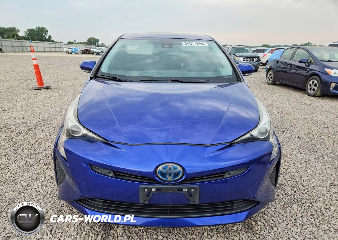 2018 Toyota Prius Two VIN:JTDKBRFUXJ3596428 - 5