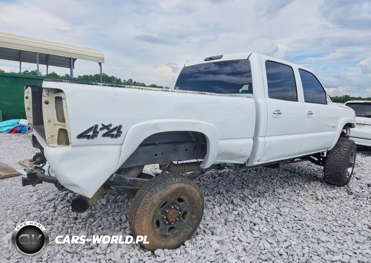 2004 Chevrolet Silverado K2500 Heavy Duty VIN:1GCHK23114F132698 - 3