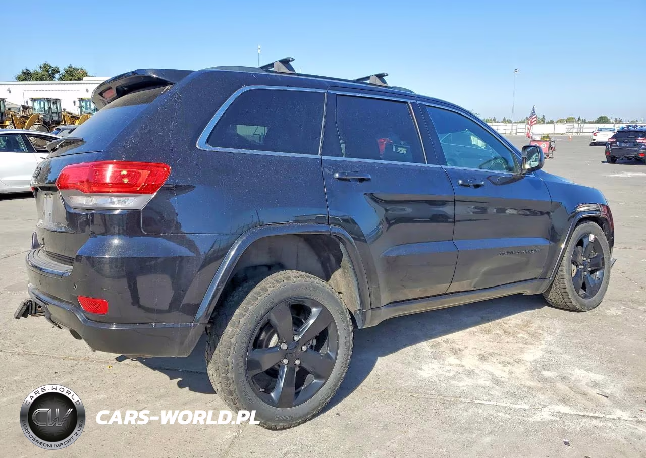 2015 Jeep Grand Cherokee Laredo VIN:1C4RJFAG6FC665849 - 3