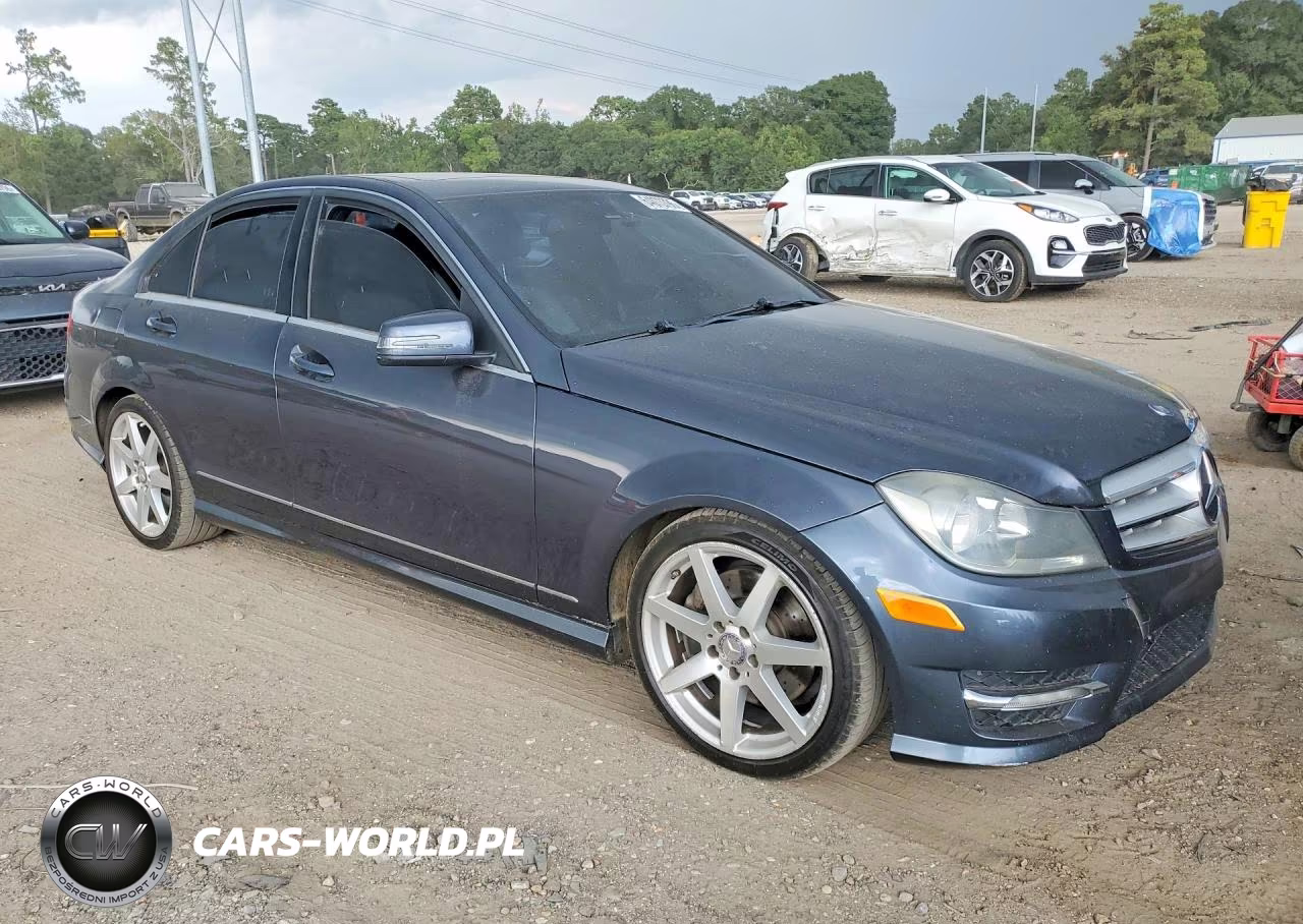 2013 Mercedes-Benz C 300 4Matic VIN:WDDGF8AB0DR243293 - 4