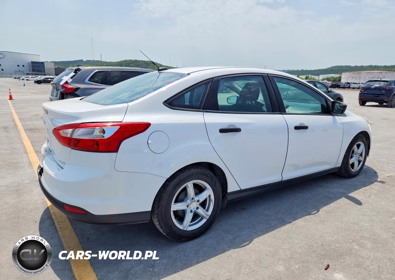 2013 Ford Focus S VIN:1FADP3E28DL200269 - 3