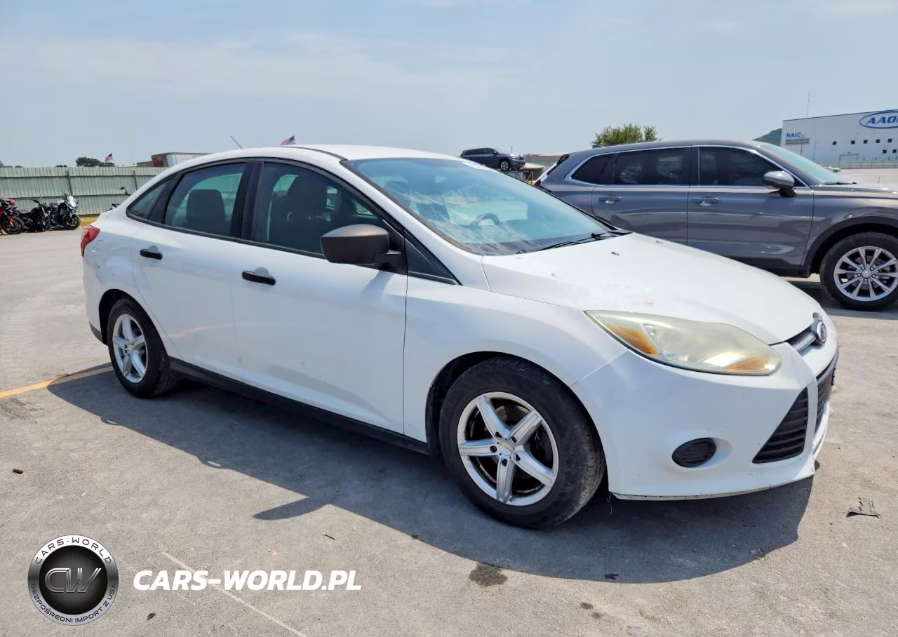 2013 Ford Focus S VIN:1FADP3E28DL200269 - 4
