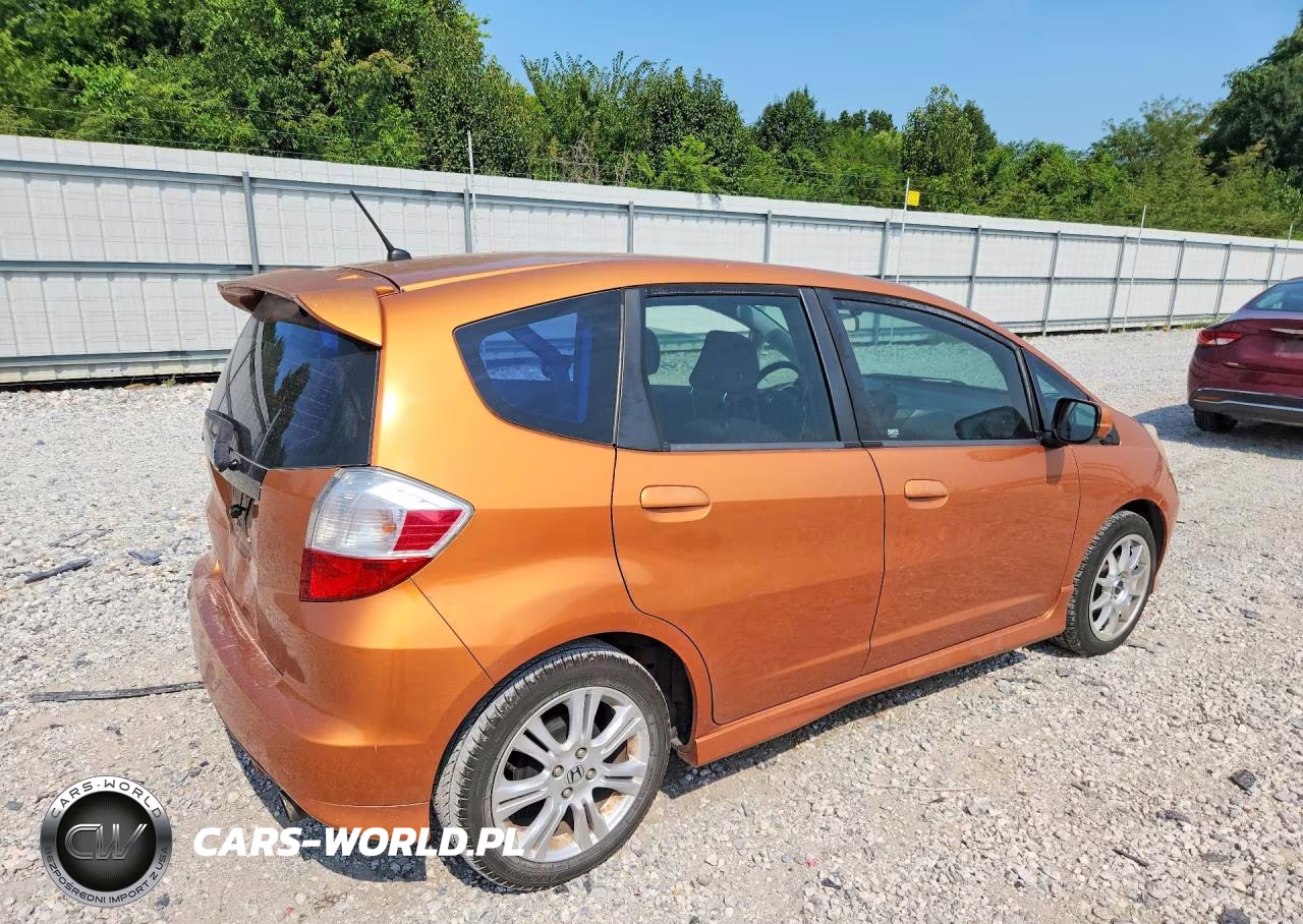 2010 Honda Fit Sport VIN:JHMGE8H45AC009457 - 3