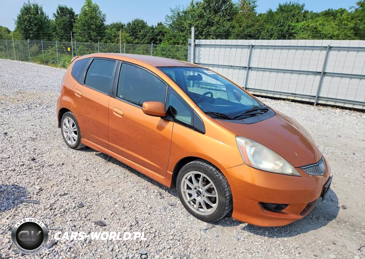 2010 Honda Fit Sport VIN:JHMGE8H45AC009457 - 4