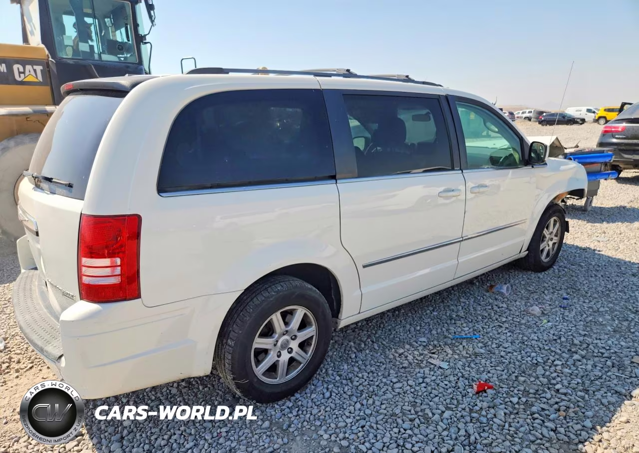 2010 Chrysler Town & Country Touring VIN:2A4RR5D18AR413248 - 3