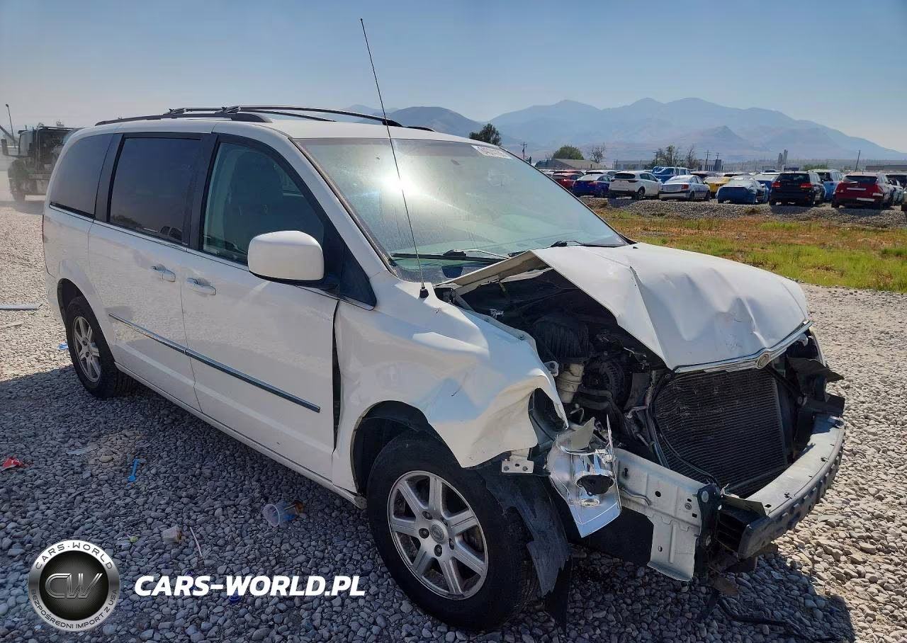 2010 Chrysler Town & Country Touring VIN:2A4RR5D18AR413248 - 4