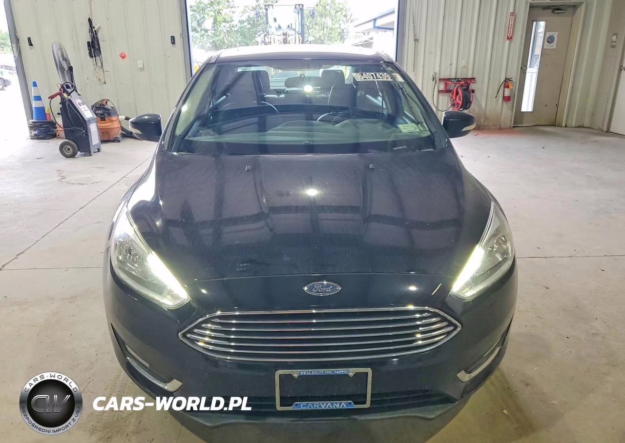 2018 Ford Focus Titanium VIN:1FADP3J20JL273394 - 5