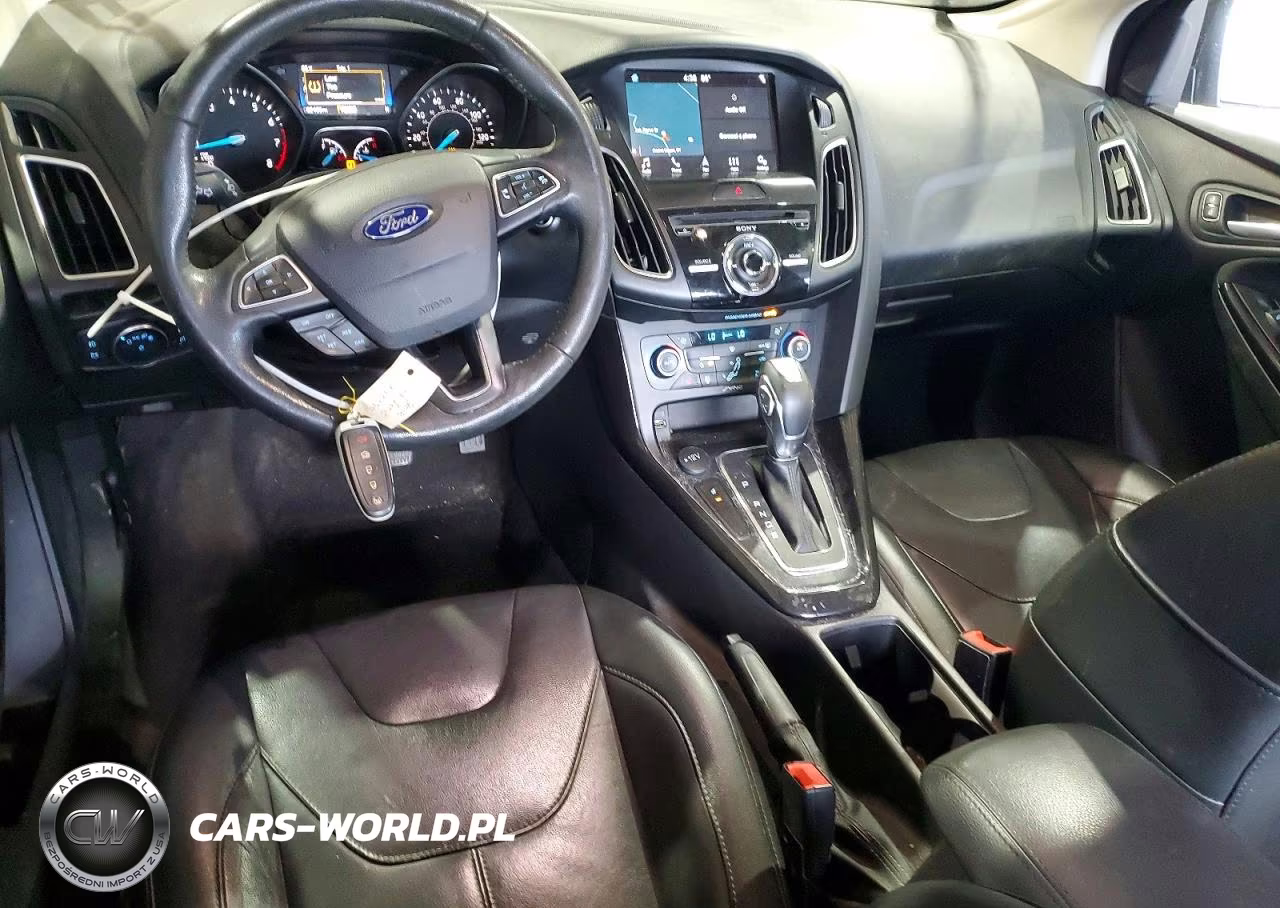 2018 Ford Focus Titanium VIN:1FADP3J20JL273394 - 8