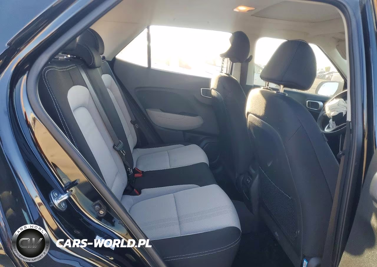 2024 Hyundai Venue Sel VIN:KMHRC8A37RU316390 - 11