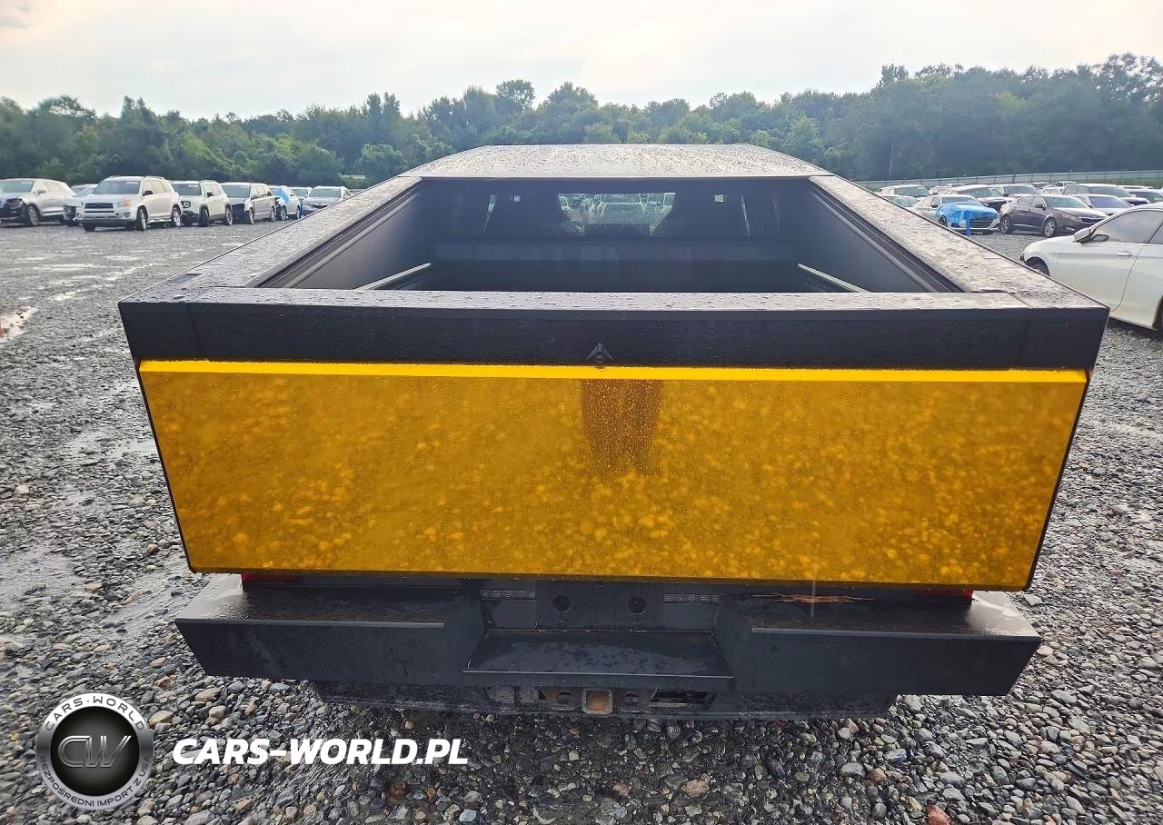 2025 Tesla Cybertruck VIN:7G2CEHEE9SA075778 - 6
