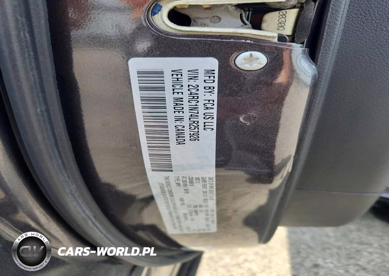 2020 Chrysler Pacifica Hybrid Limited VIN:2C4RC1N74LR257926 - 13