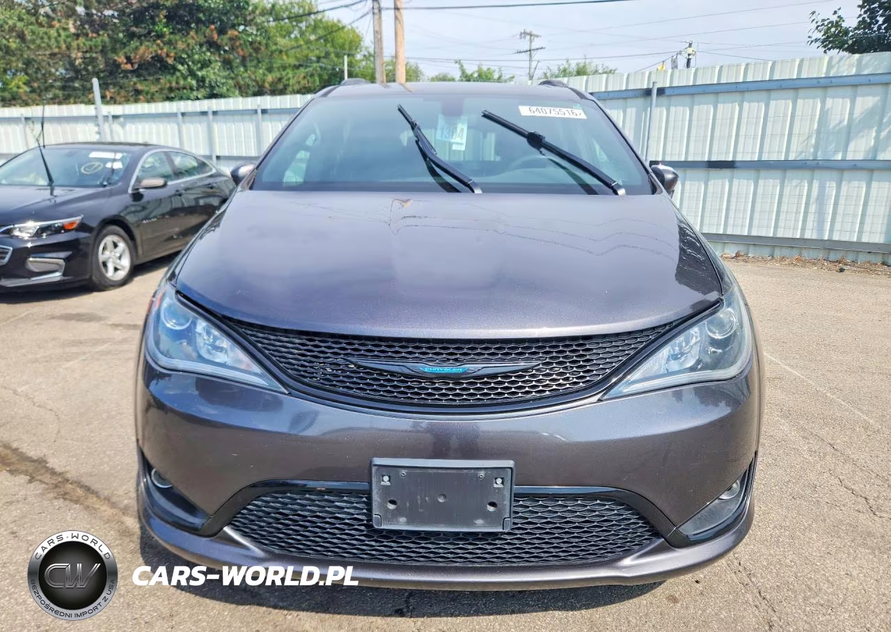 2020 Chrysler Pacifica Hybrid Limited VIN:2C4RC1N74LR257926 - 5
